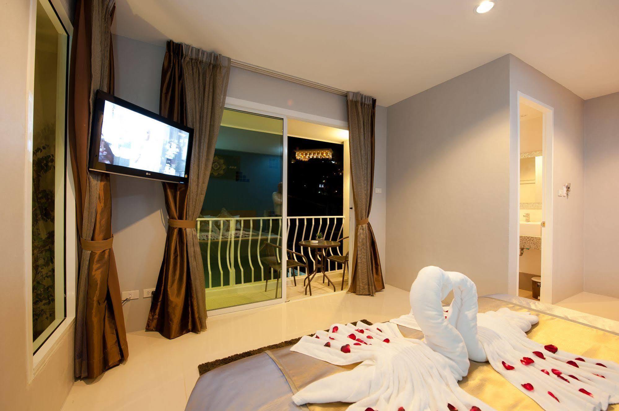 Rama Kata Beach Hotel Kültér fotó
